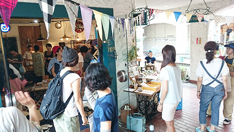 LITTLE MONDAY MARKET